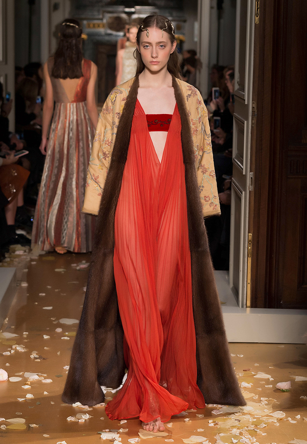 VALENTINO SPRING SUMMER 2015 WOMEN'S COLLECTION