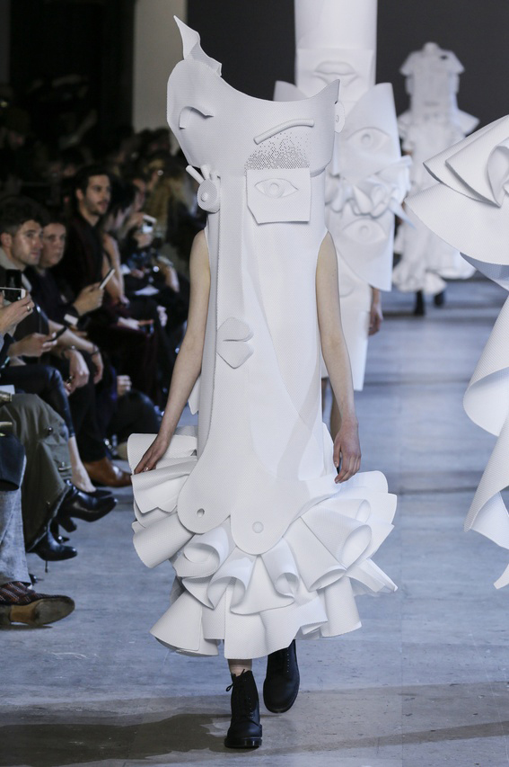 Viktor&Rolf Spring/Summer 2016 Haute Couture Collection - Fashion ...