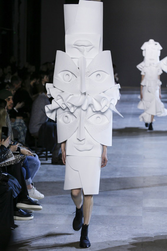 Viktor-Rolf-Couture-Silhouette-21
