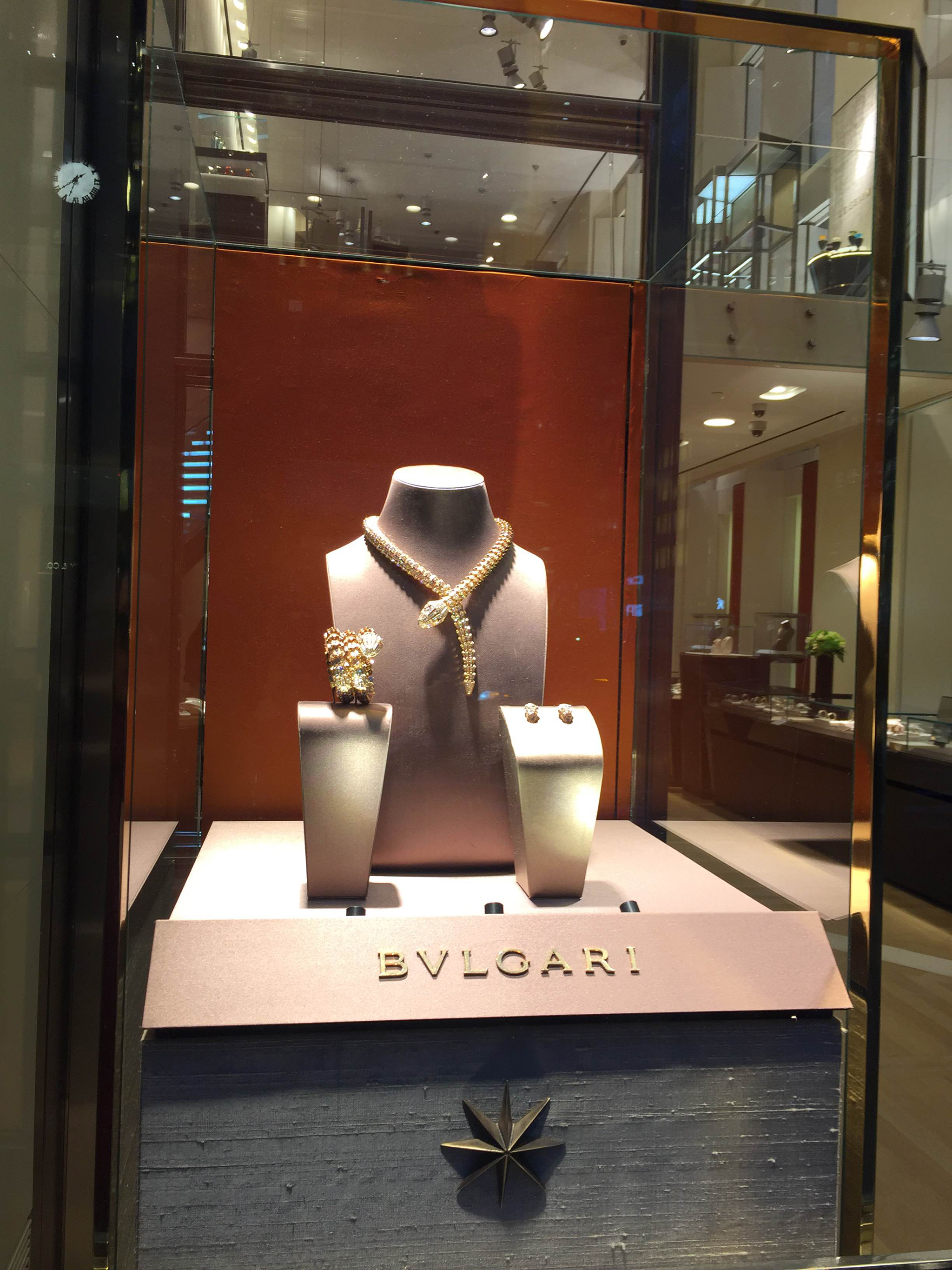 bvlgari jewelry display