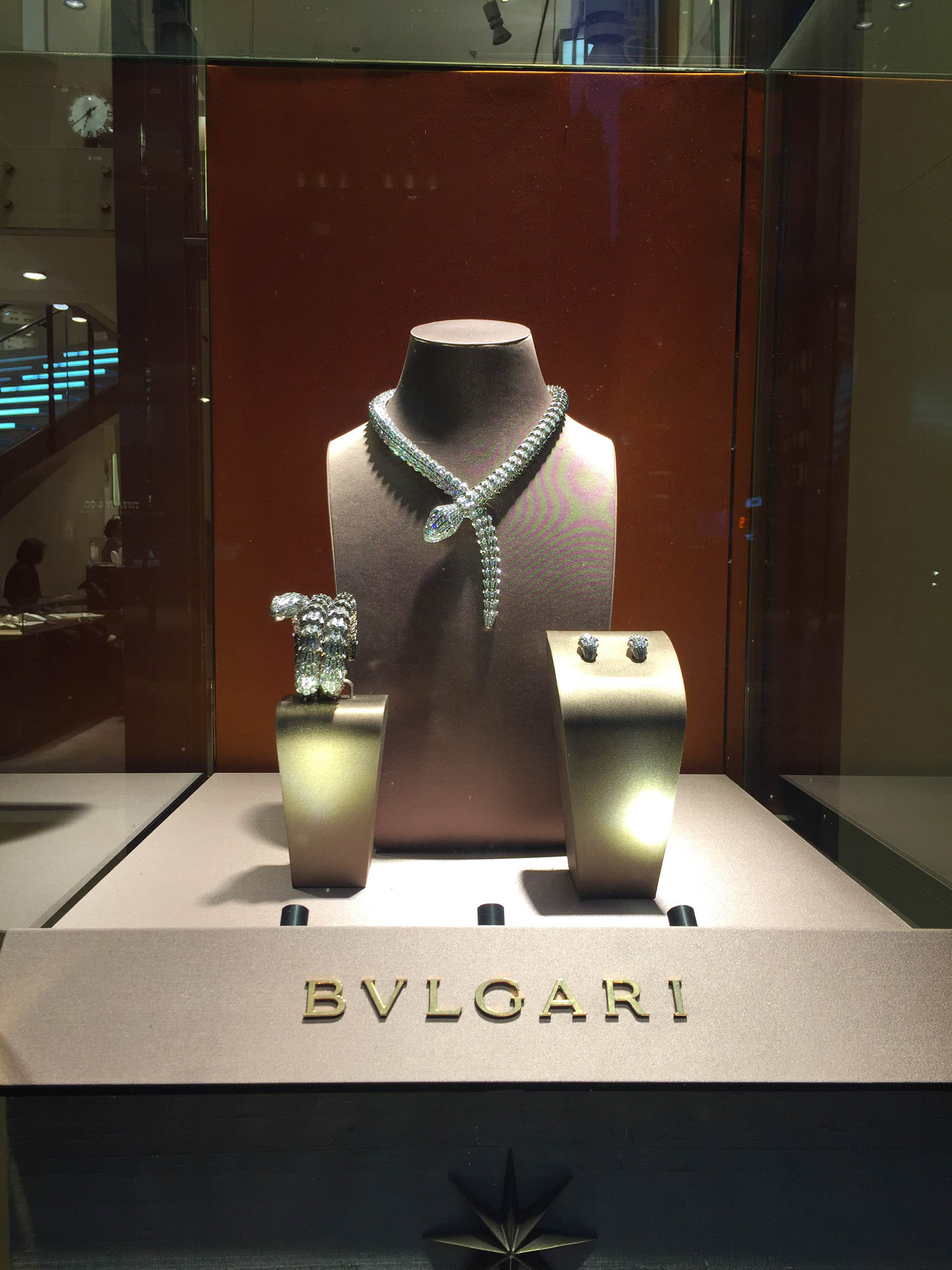 bvlgari jewelry display