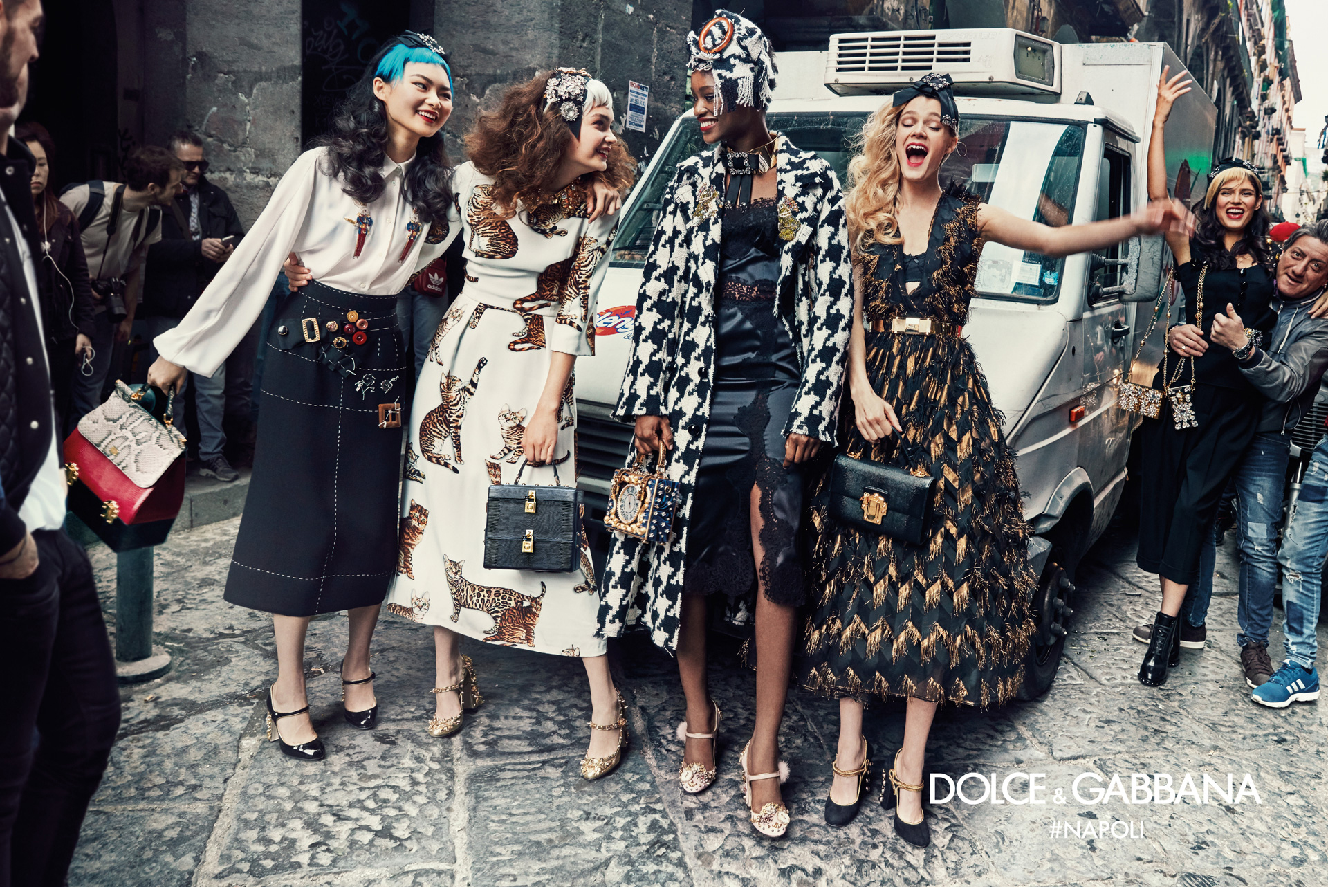 Dolce-Gabbana-Fall-Winter-2016-2017-Ad-Campaign-Naples-9