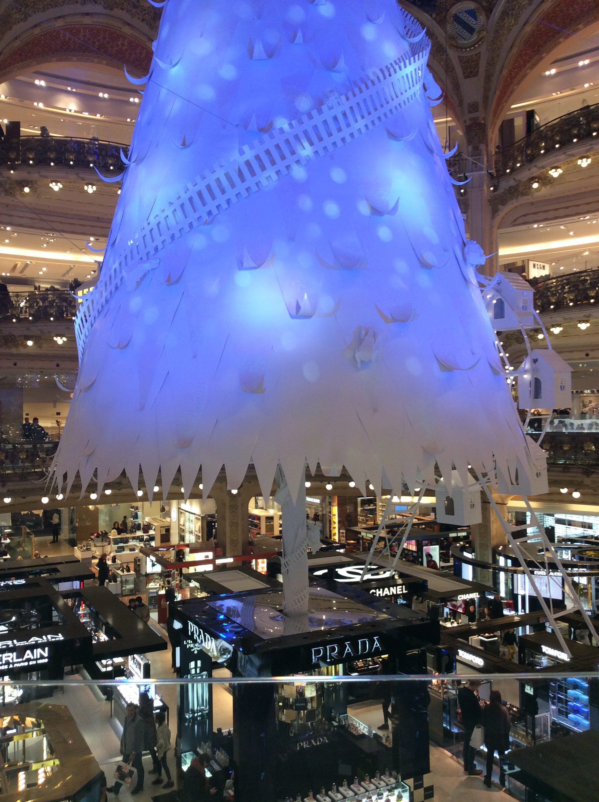 galeries-lafayette-paris-store-03