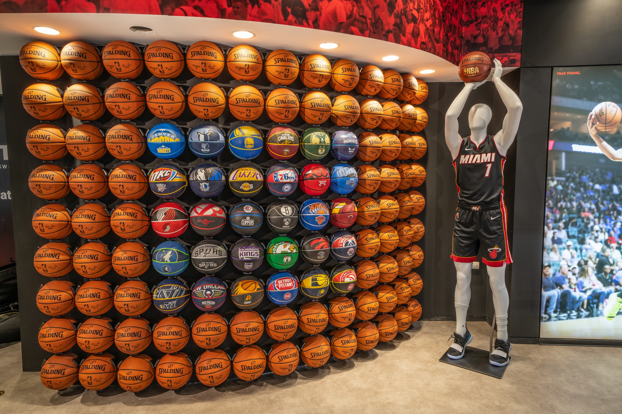 Tissot's New Basketball Concept Store in York City - Fashion Trendsetter