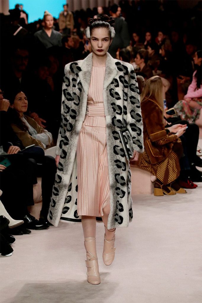 FENDI Women's Fall/Winter 2020/2021 Collection - Fashion Trendsetter