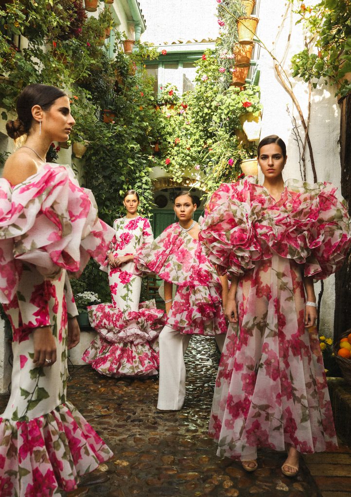 Juana Martín presented her SS21 collection « Cordoba, Heritage of Fashion » on January 27th during Paris Couture Fashion Week, inspired by the four places in Cordoba designated as World Heritage Sites by UNESCO.