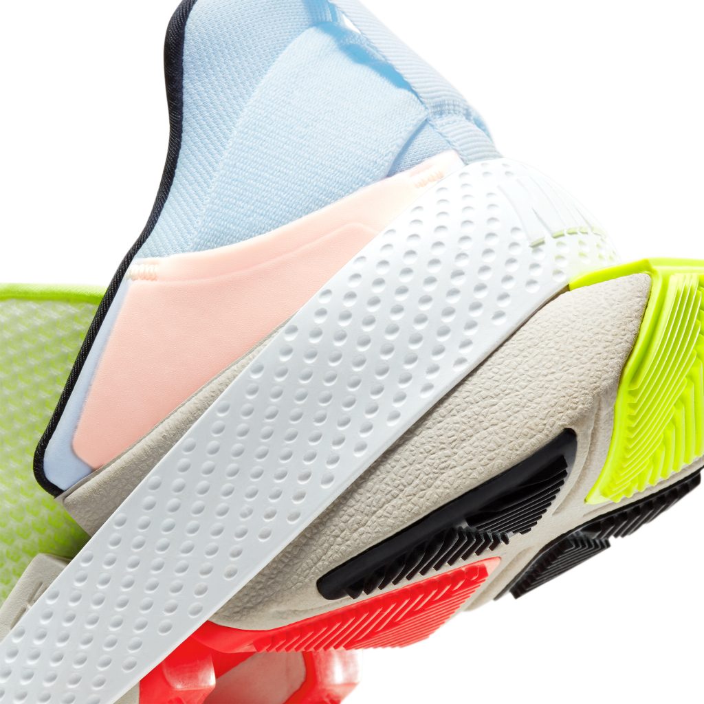 The Nike GO FlyEse has a patent-pending bi-stable hinge and midsole tensioner that allow for hands-free entry.