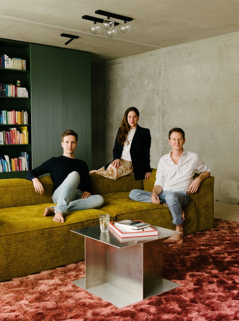 Ester Bruzkus and owners Moritz Ulrich and Niklas Noack in The Green Box. Photo ©Robert Rieger, Courtesy of Ester Bruzkus Architekten.