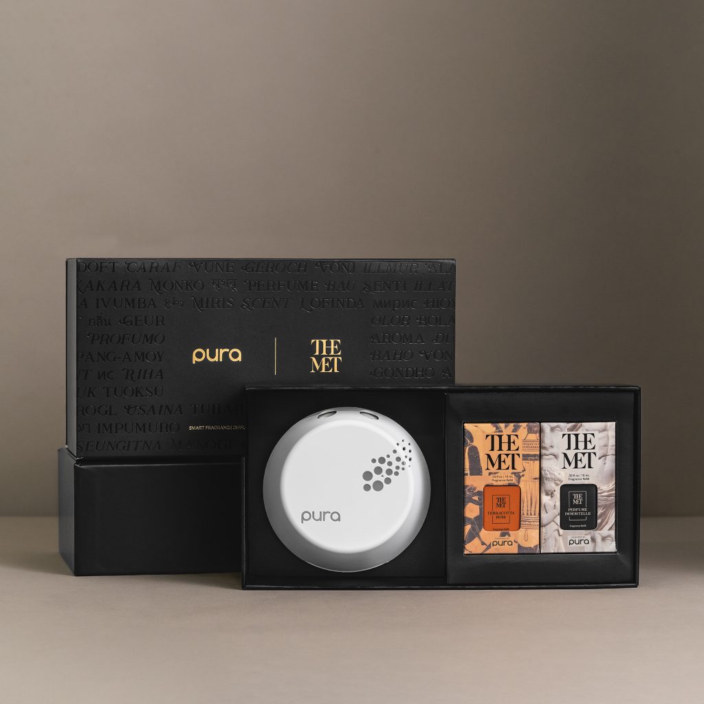 Pura Collaborates with the Metropolitan Museum of Art On a New Collection of Fragrances.

The Met Greek & Roman Set - White Diffuser.