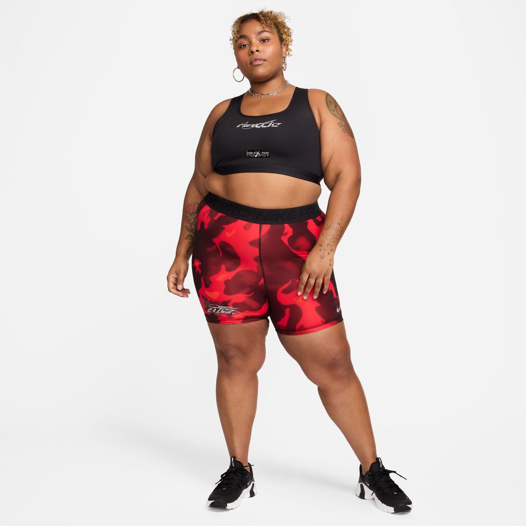 Nike Women's Light-Support Non-Padded Sports Bra (Plus Size).