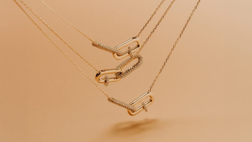 Non Gender Specific™ Fine Jewelry Collection - Skoonheid in Alles, Knoop Pendant Necklaces.