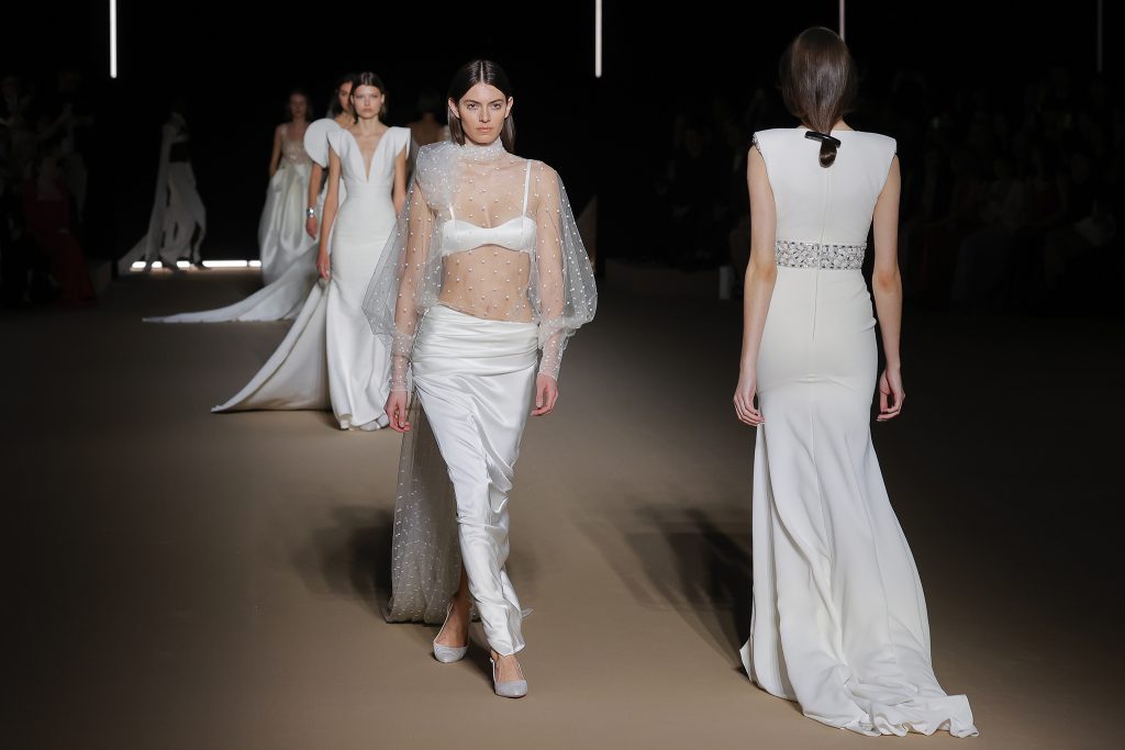 Atelier Pronovias’ Bridal 2025 Collection Runway Show
Photo courtesy of Atelier Pronovias/Ugo Camera.