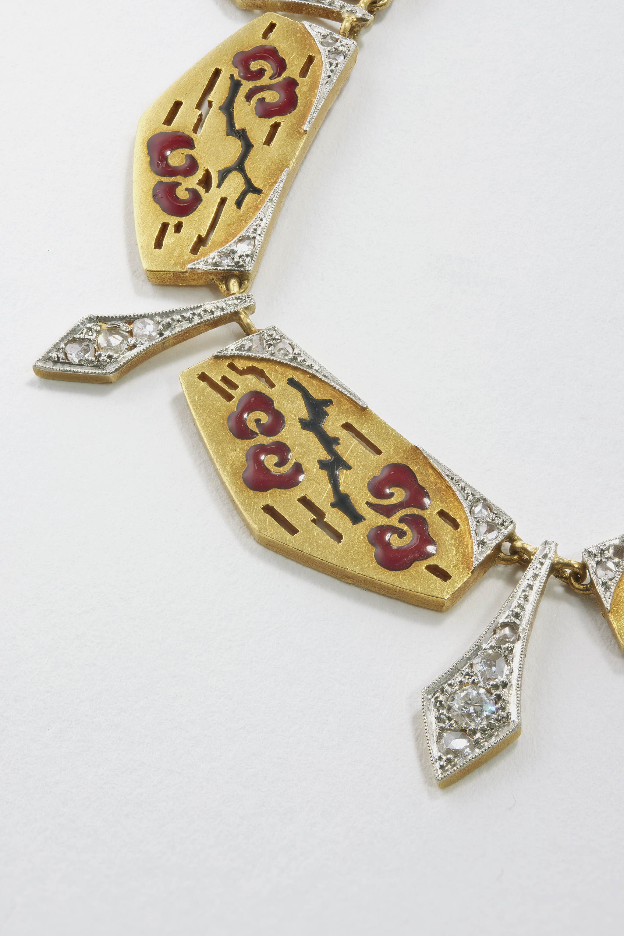 Collar, circa 1925, L'ÉCOLE, School of Jewelry Arts Collection
Photo © L'ÉCOLE, School of Jewelry Arts - Benjamin Chelly