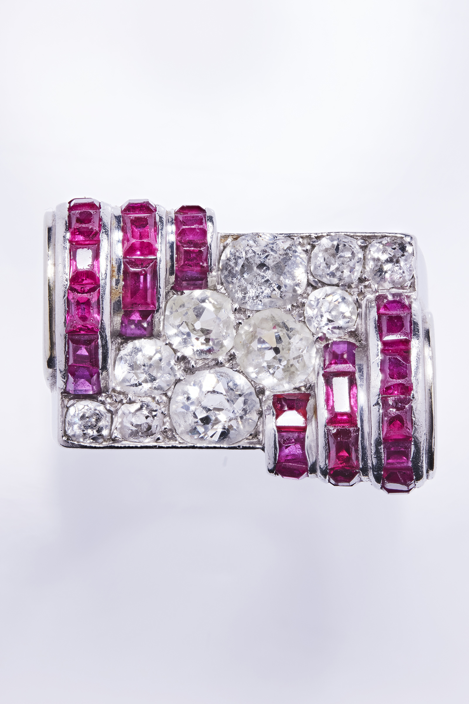 Signet ring, circa 1935, L'ÉCOLE, School of Jewelry Arts Collection
Photo © L'ÉCOLE, School of Jewelry Arts - Benjamin Chelly