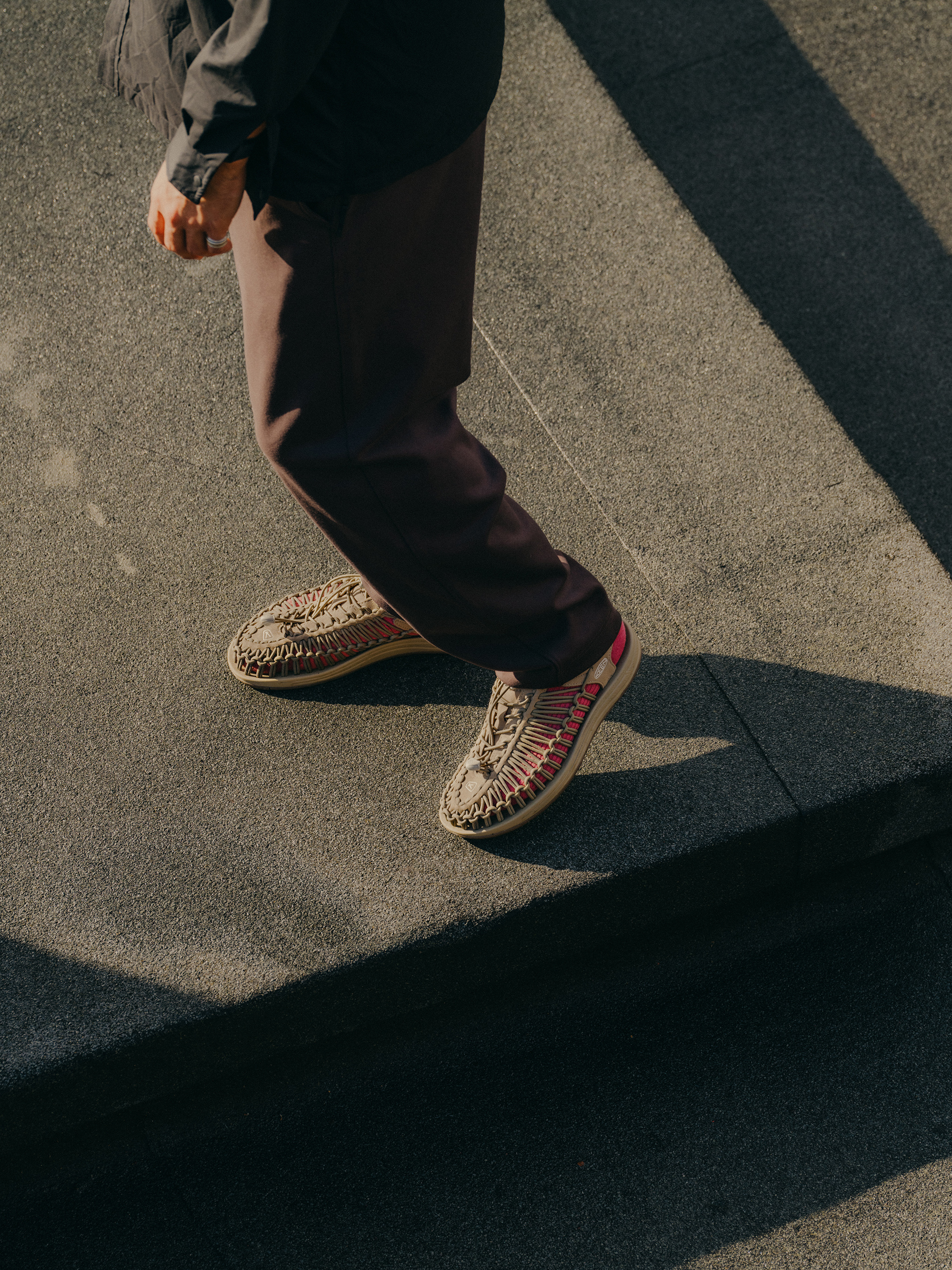 Spring/Summer 2025 - Men's UNEEK Sneaker, Timberwolf/Plaza Taupe