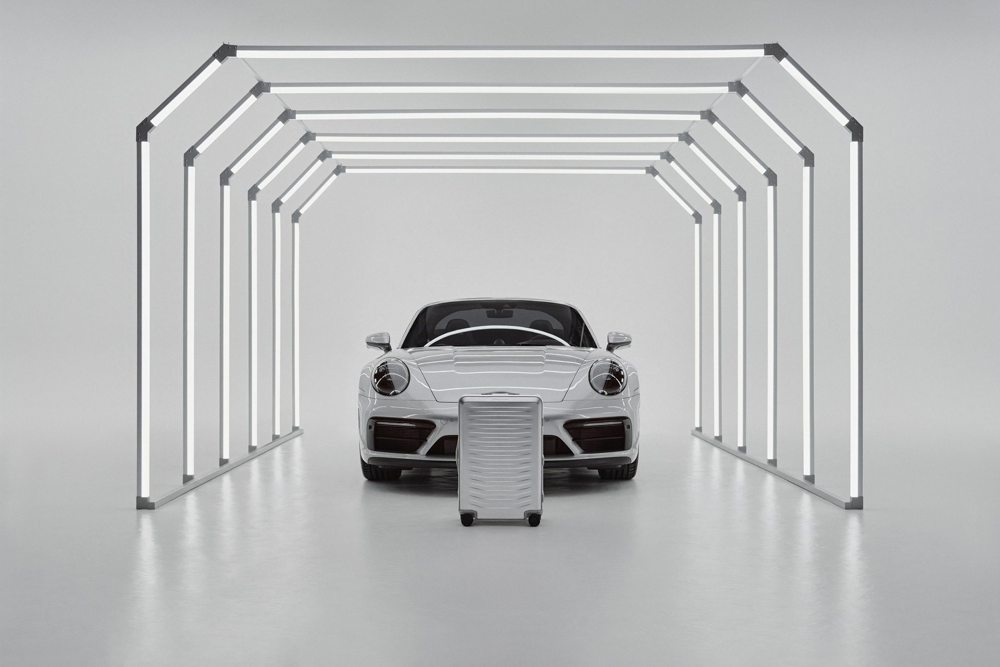 The Roadster Aluminum - A Tribute to the Design and Material of the Porsche 911 Targa