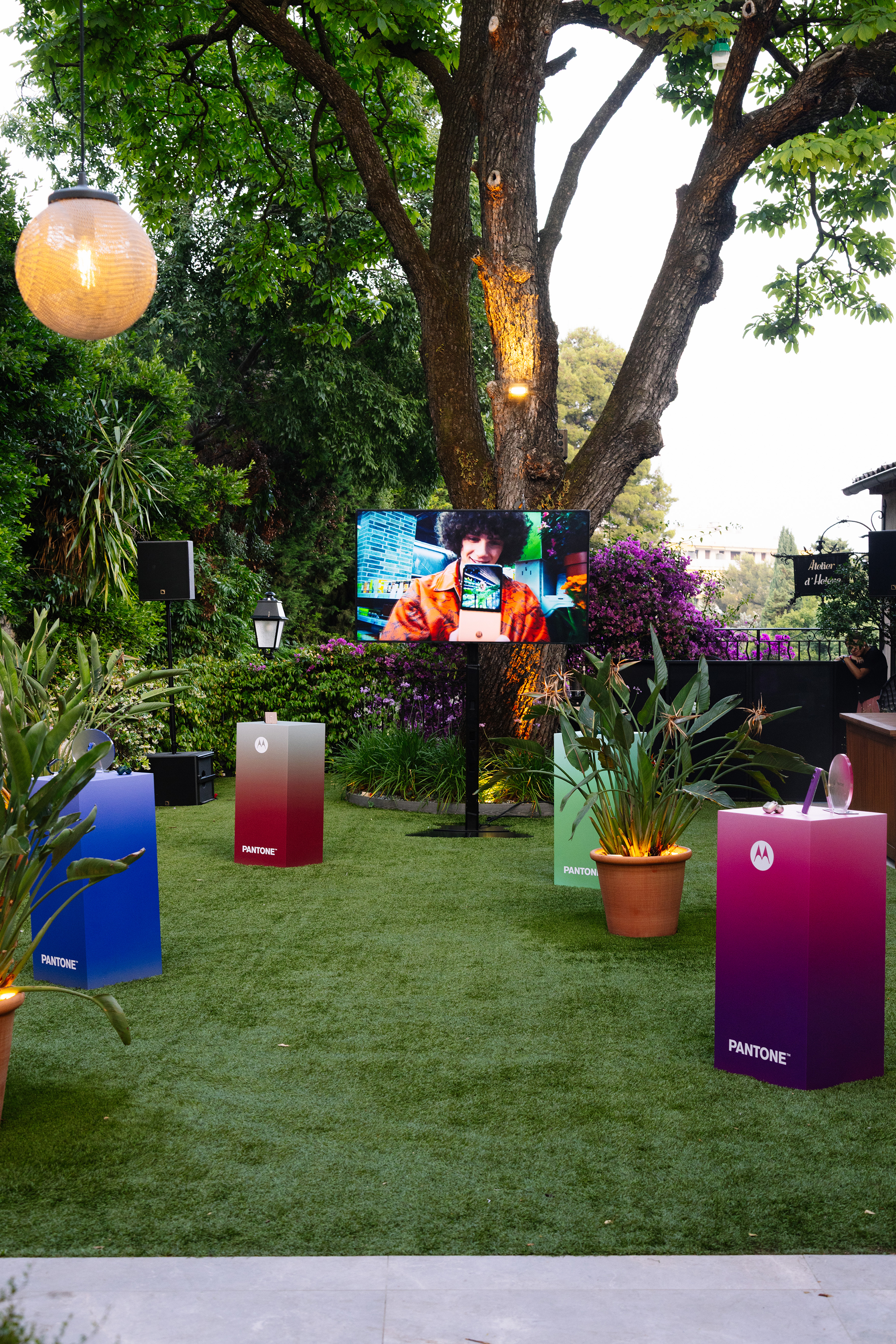 The Cannes Lions Pantone + Motorola Dinner
Photo by The Development, courtesy of Pantone