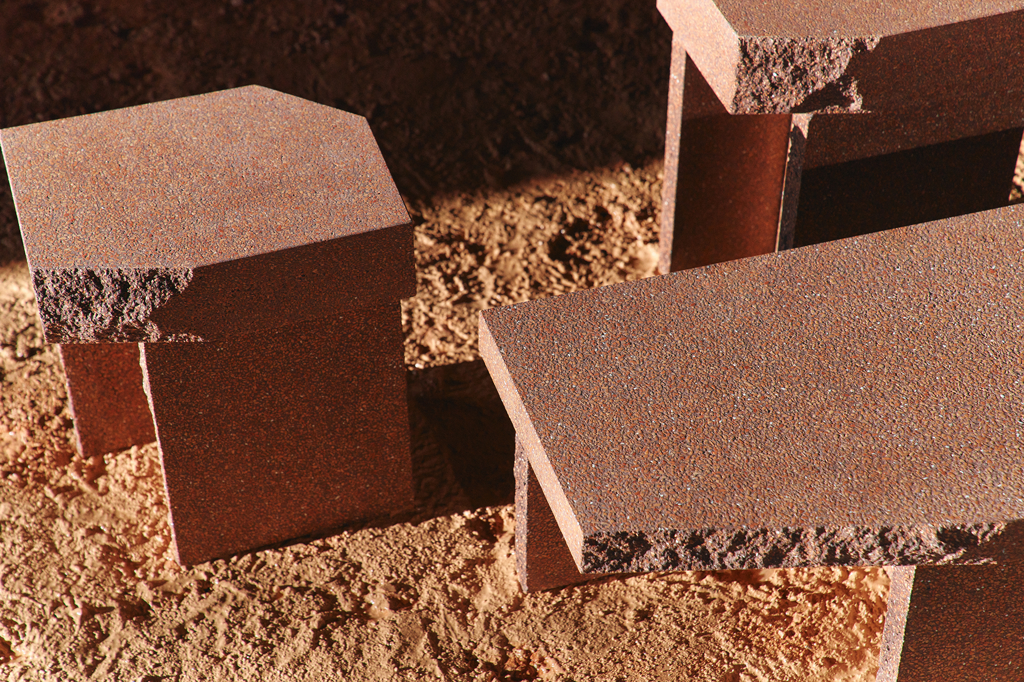 Fogia and Monica Förster Unveil New Table System Made in Groundbreaking New Marble Waste Material. (Photography by Stefano Bellamoli | @stefano_bellamoli, courtesy of Fogia.)