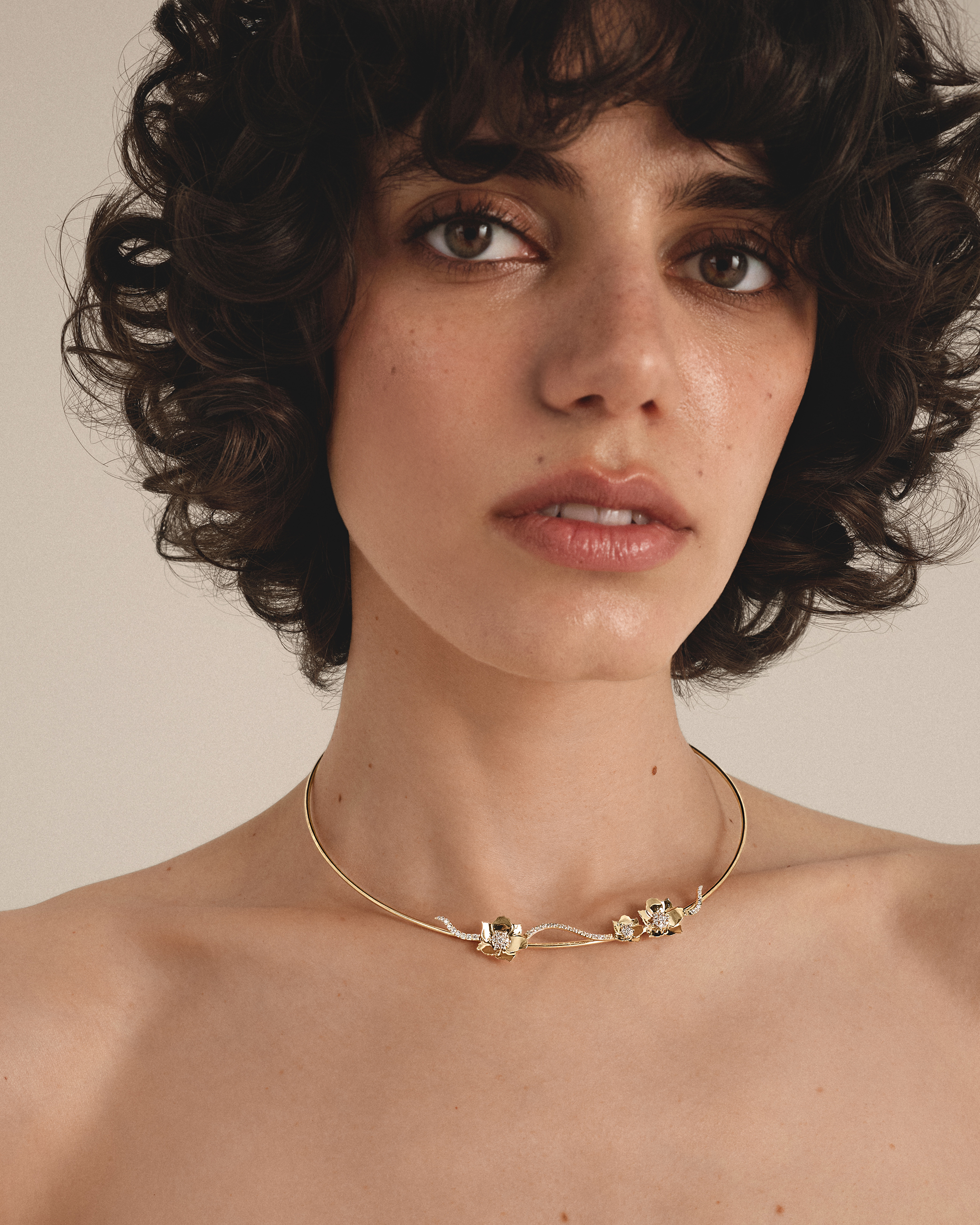 Gold Necklace Anemone