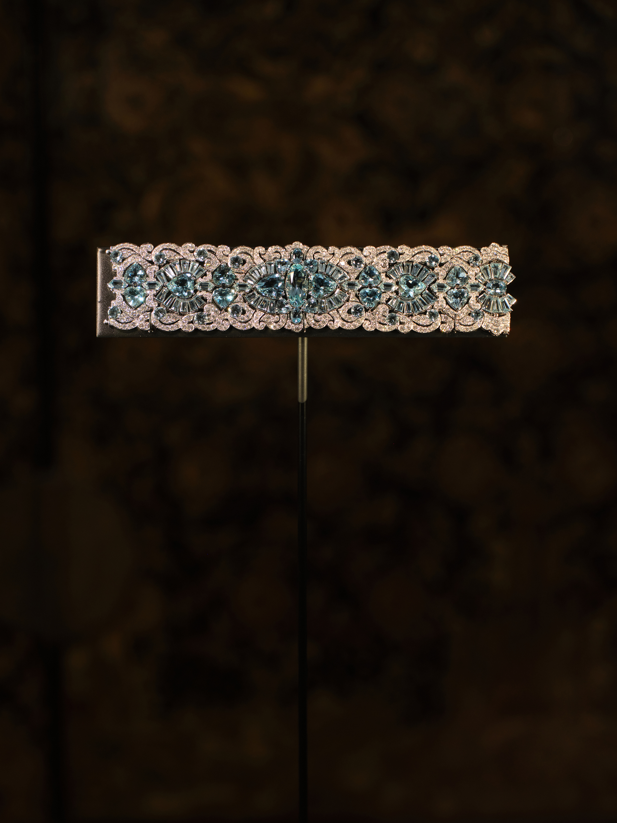 Aquamarine and Diamond Bracelet
Main stones: 20 Aquamarines, 48.26 carats. Side stones: 74 Aquamarines, 27.53 carats | 470 Diamonds, 13.09 carats. Set in 18-carat white gold.