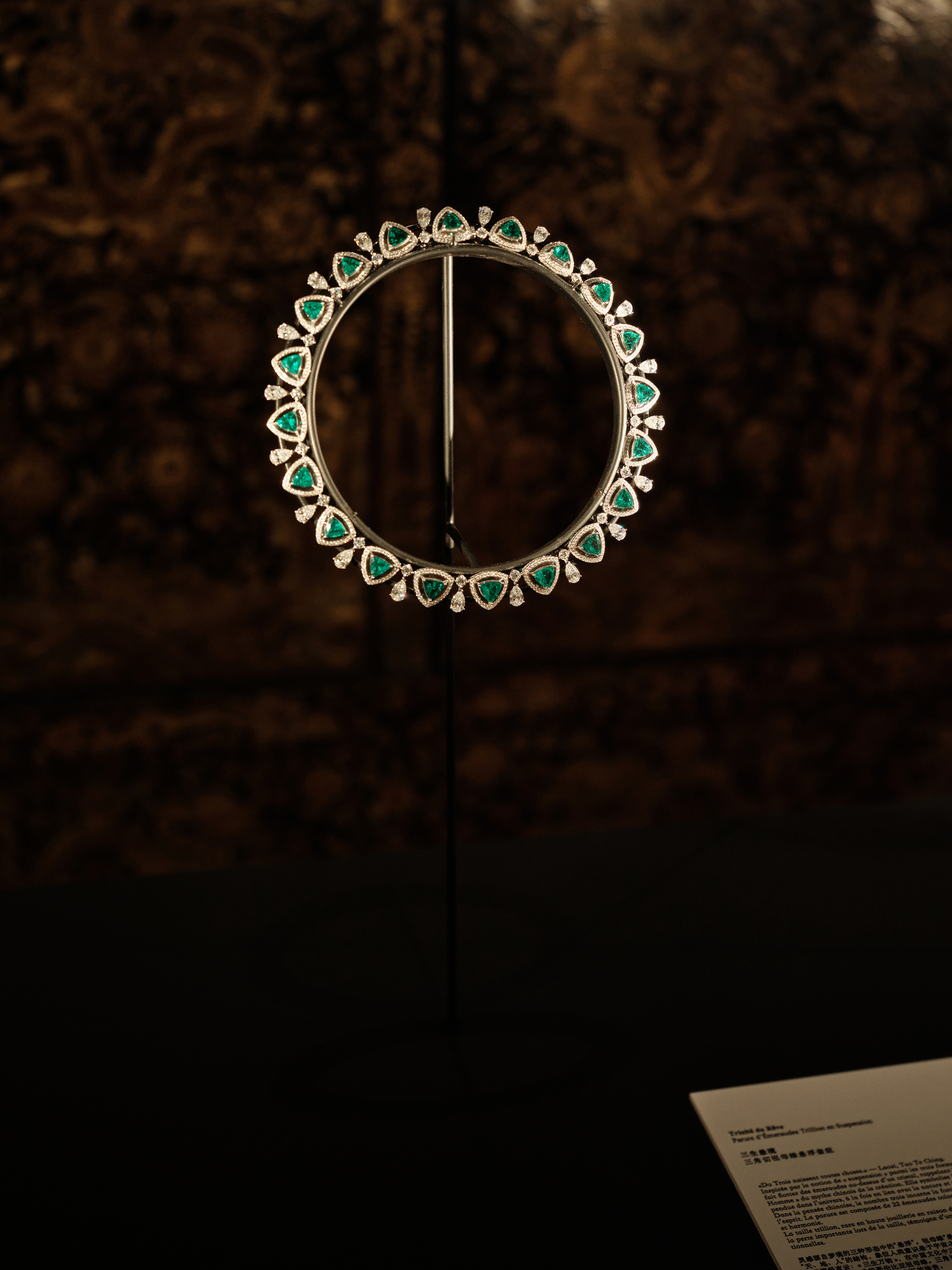 Floating Trillion-Cut Emerald Parure
Main stones: Trillion-Cut Colombian Emeralds, 25.63 carats. Side stones: 40 Diamonds, 26.82 carats | 1198 Diamonds, 13.81 carats | 20 Crystals, 18.06 carats. Set in 18-carat white gold