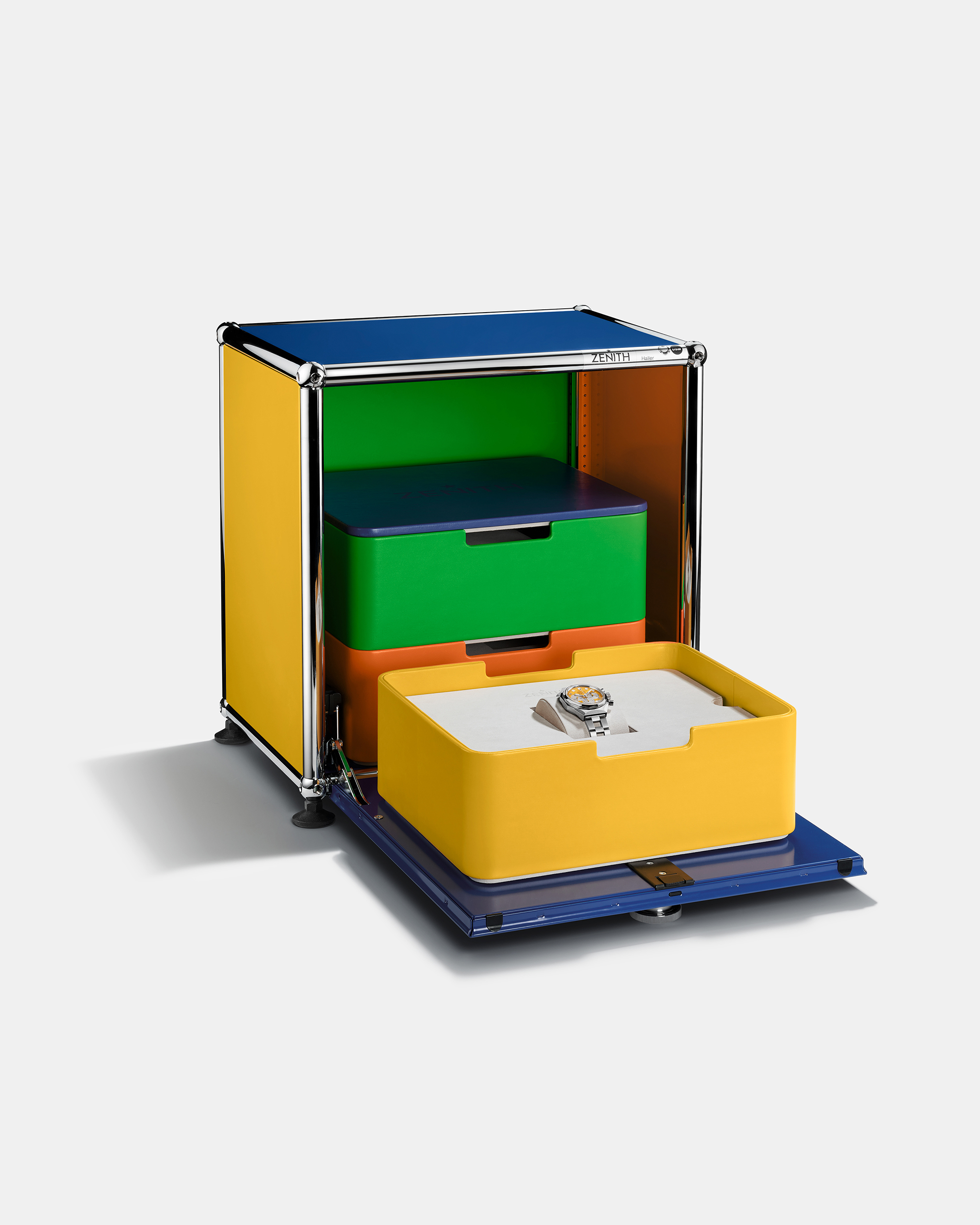 USM Haller Timepiece Chest
Each watch is available individually or as a set, each option includes the exclusive USM Haller timepiece chest.