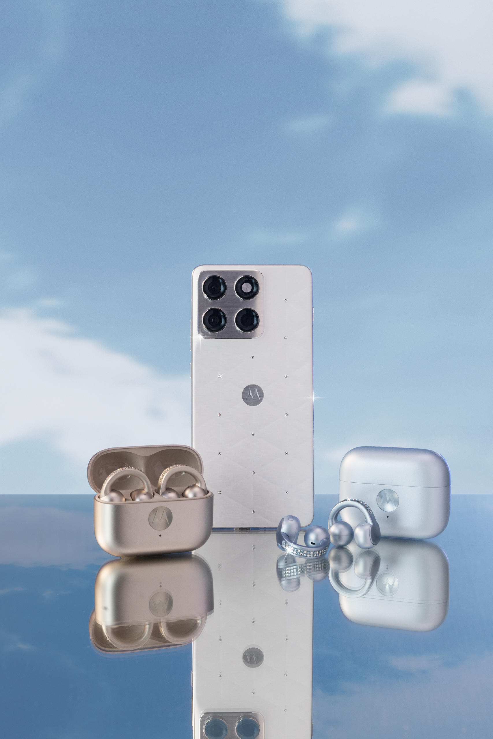 Motorola Debuts Exclusive Special Edition Pantone Color of the Year 2026 motorola Edge 70